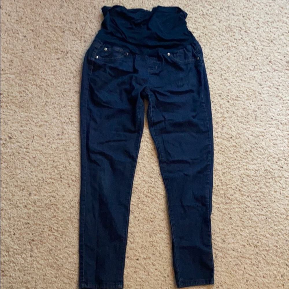 Maternity jeans. Size medium.